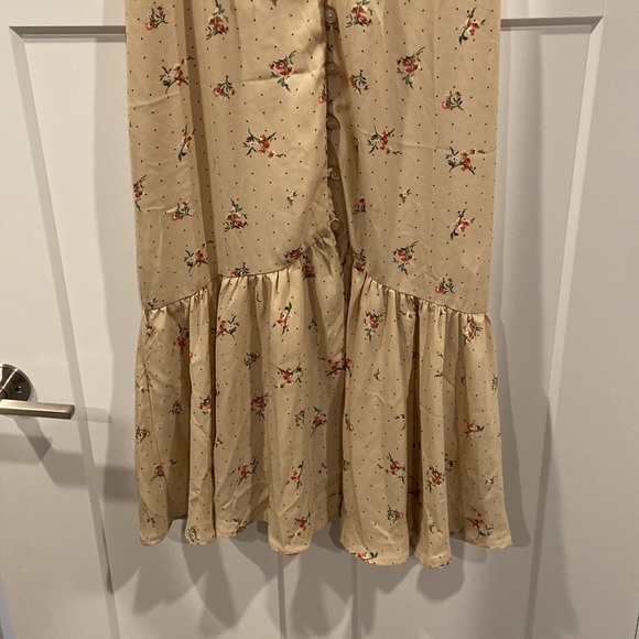 SuperFoxx Large button down midi floral and polka dots ECU - Picture 12 of 15